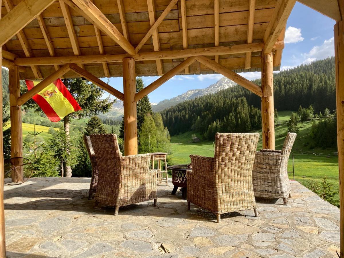 Pinetrees Lodge Plav Esterno foto